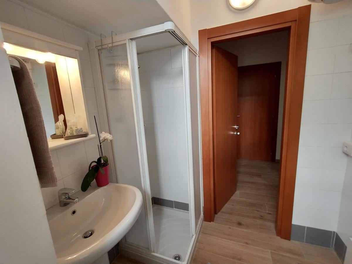 Apartamento La Casa del Birraio Sondrio Exterior foto