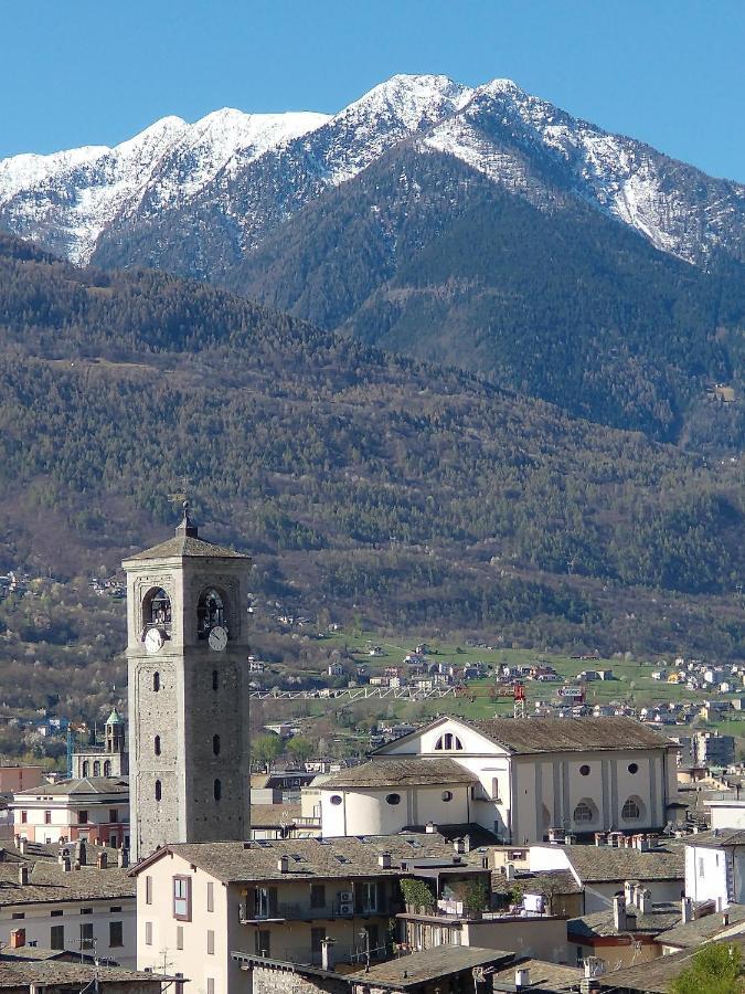 Apartamento La Casa del Birraio Sondrio Exterior foto