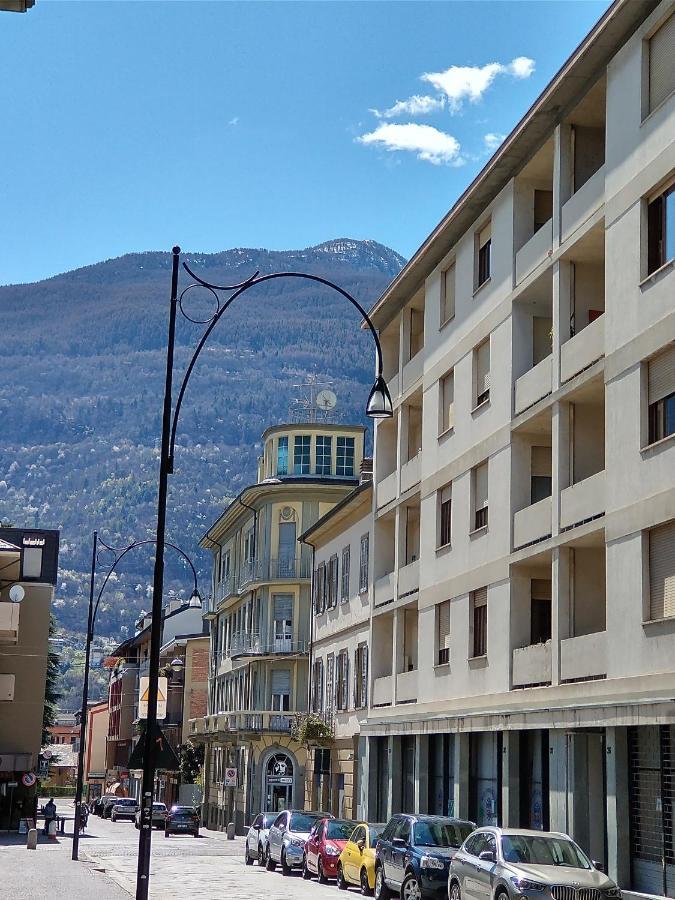 Apartamento La Casa del Birraio Sondrio Exterior foto