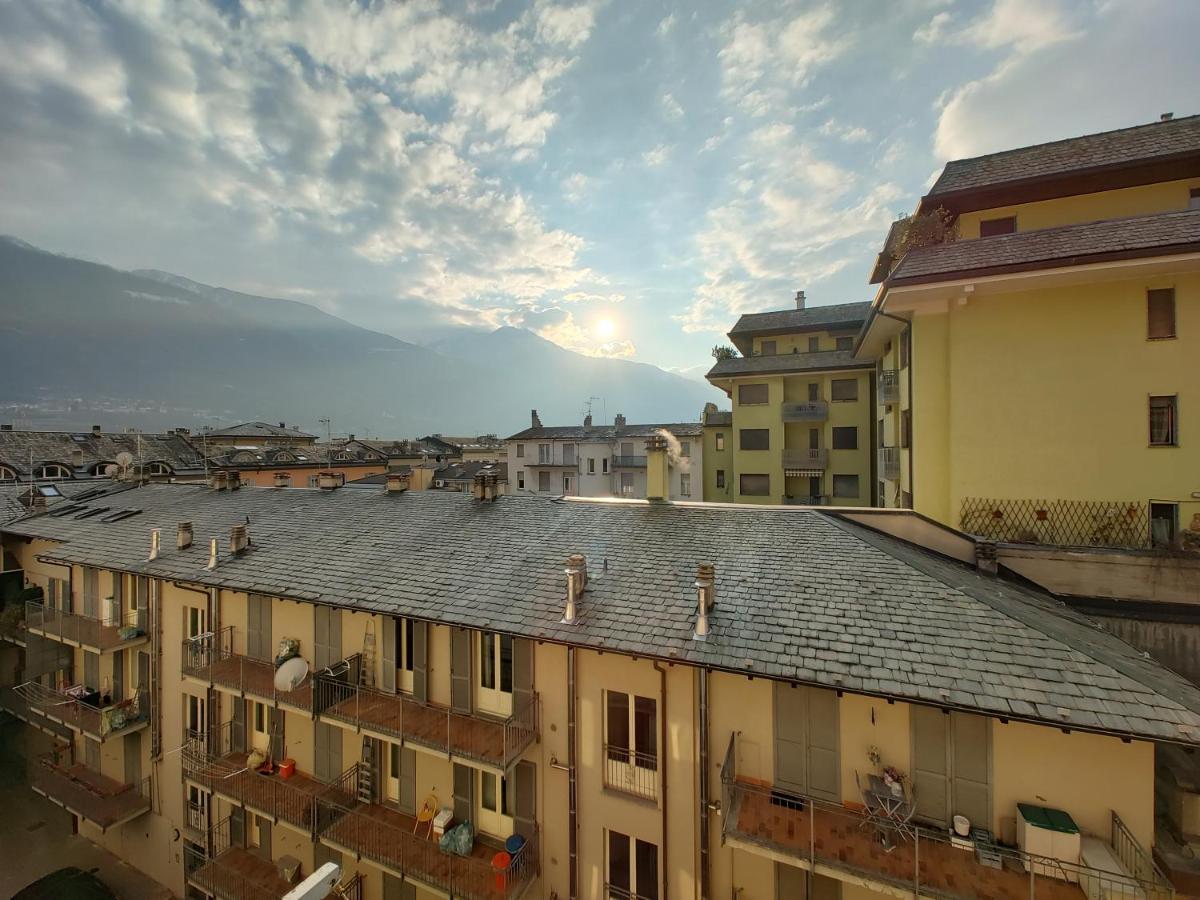 Apartamento La Casa del Birraio Sondrio Exterior foto